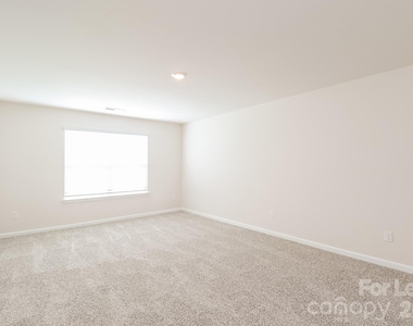 132 Scotsway Court - Photo Thumbnail 9
