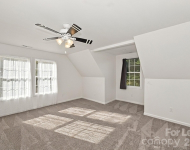 513 Weathers Creek Road - Photo Thumbnail 13