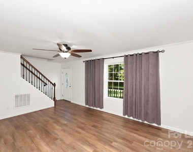 513 Weathers Creek Road - Photo Thumbnail 3