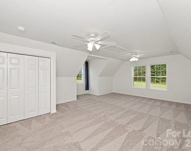 513 Weathers Creek Road - Photo Thumbnail 12