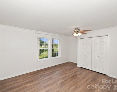 513 Weathers Creek Road - Photo Thumbnail 11