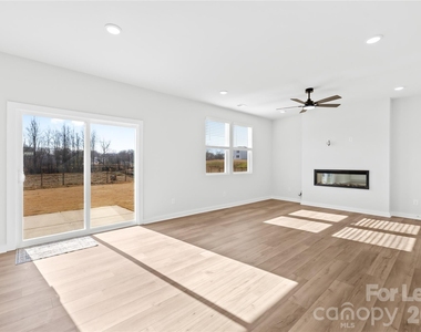 525 Mountain View Drive - Photo Thumbnail 6
