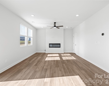 525 Mountain View Drive - Photo Thumbnail 5