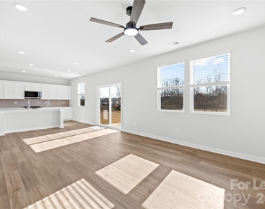 525 Mountain View Drive - Photo Thumbnail 7