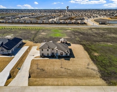 1133 Barrix Drive - Photo Thumbnail 4
