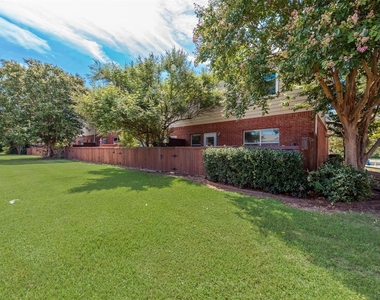 4541 Woodsboro Lane - Photo Thumbnail 18