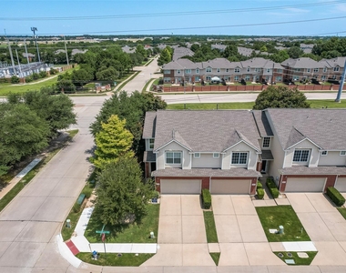 4541 Woodsboro Lane - Photo Thumbnail 20