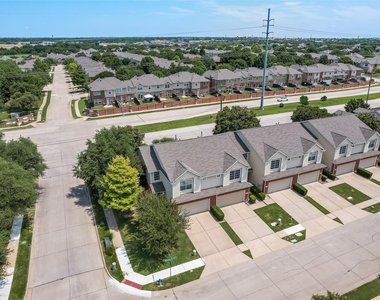 4541 Woodsboro Lane - Photo Thumbnail 22