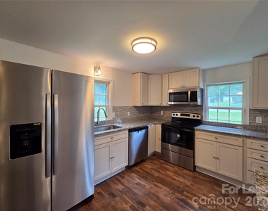 2128 Hodgin Street - Photo Thumbnail 5