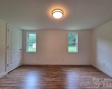 2128 Hodgin Street - Photo Thumbnail 11