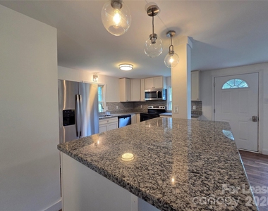 2128 Hodgin Street - Photo Thumbnail 4