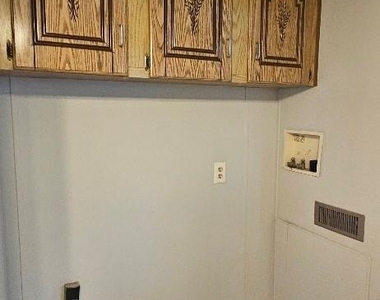 2935 Cedarvale Road - Photo Thumbnail 11