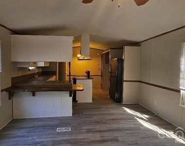 2935 Cedarvale Road - Photo Thumbnail 3