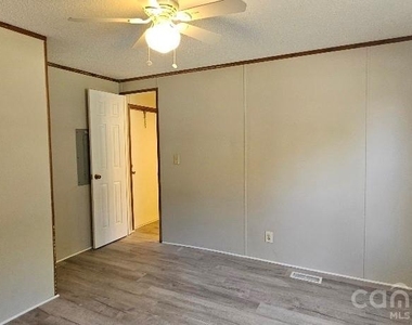 2935 Cedarvale Road - Photo Thumbnail 5