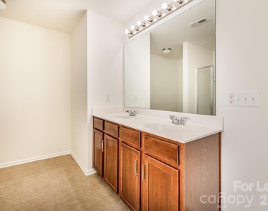 8212 Ruby Valley Road - Photo Thumbnail 32