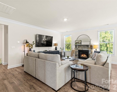 6196 Sylvan Drive - Photo Thumbnail 5