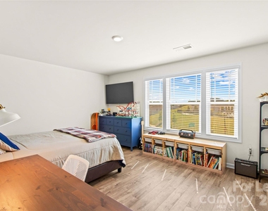 6196 Sylvan Drive - Photo Thumbnail 22