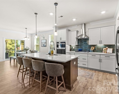 6196 Sylvan Drive - Photo Thumbnail 6