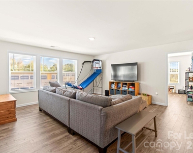 6196 Sylvan Drive - Photo Thumbnail 14
