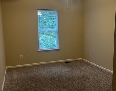 1328 Reid Street - Photo Thumbnail 4