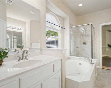 1429 Wellesley Drive - Photo Thumbnail 12