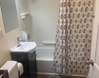 14 Douglas Avenue - Photo Thumbnail 3