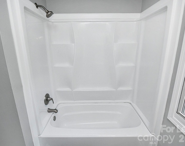 2310 Eastview Circle - Photo Thumbnail 21