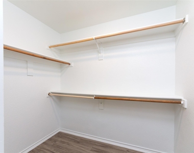 3928 Orcas Street - Photo Thumbnail 9