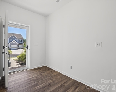358 Drawbar Drive - Photo Thumbnail 2