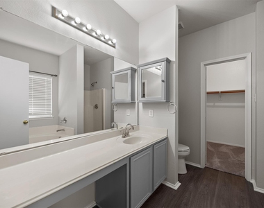 1100 Chesterfield Drive - Photo Thumbnail 10