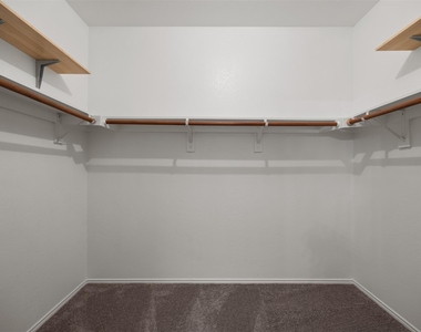 1100 Chesterfield Drive - Photo Thumbnail 12