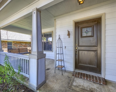 1100 Chesterfield Drive - Photo Thumbnail 3