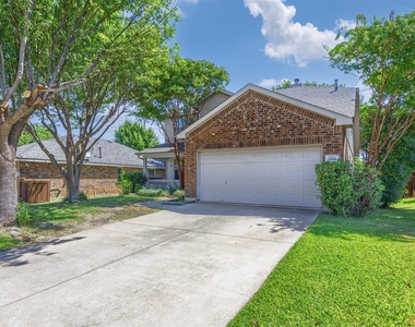 1100 Chesterfield Drive - Photo Thumbnail 2
