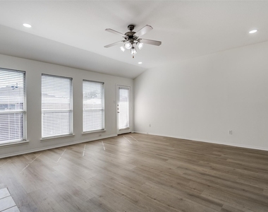 4153 Cherry Ridge Drive - Photo Thumbnail 7