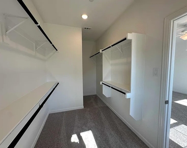 2422 Bulin Drive - Photo Thumbnail 13