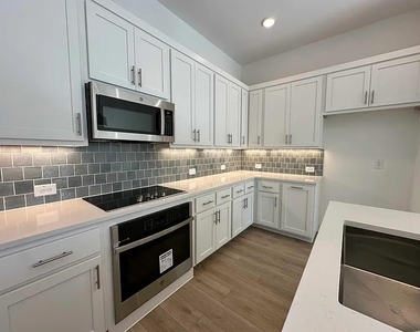 2422 Bulin Drive - Photo Thumbnail 5