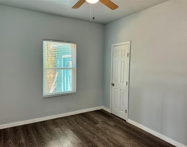 2618 Creekview Drive - Photo Thumbnail 25