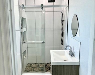 2618 Creekview Drive - Photo Thumbnail 16