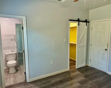 2618 Creekview Drive - Photo Thumbnail 19