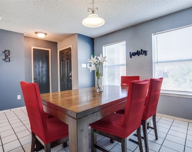 3433 Cayman Drive - Photo Thumbnail 3