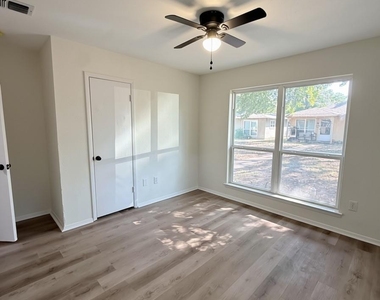 102 George Hopper Road - Photo Thumbnail 7