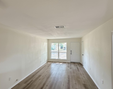 102 George Hopper Road - Photo Thumbnail 2