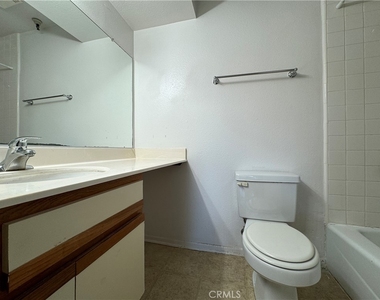 987 E Del Mar Boulevard - Photo Thumbnail 7