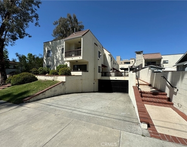987 E Del Mar Boulevard - Photo Thumbnail 13
