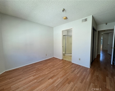987 E Del Mar Boulevard - Photo Thumbnail 8