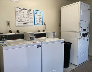 987 E Del Mar Boulevard - Photo Thumbnail 11