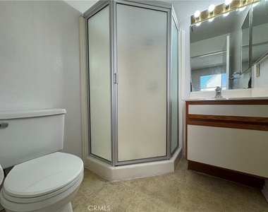 987 E Del Mar Boulevard - Photo Thumbnail 9