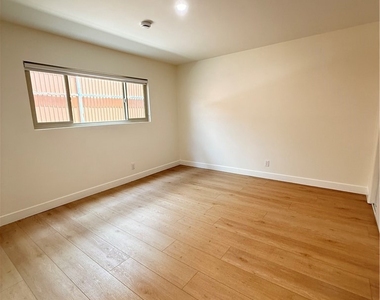 1651 Golden Gate Ave - Photo Thumbnail 4