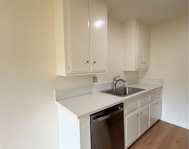 1651 Golden Gate Ave - Photo Thumbnail 6