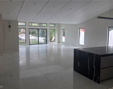 5100 Fallbrook - Photo Thumbnail 14